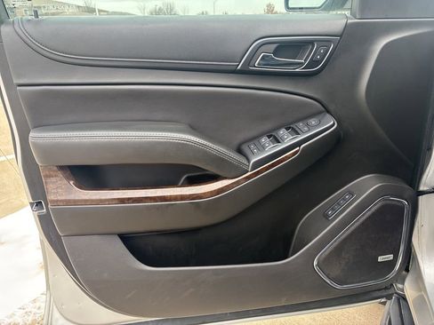 Used 2018 Chevrolet Suburban LT image 15
