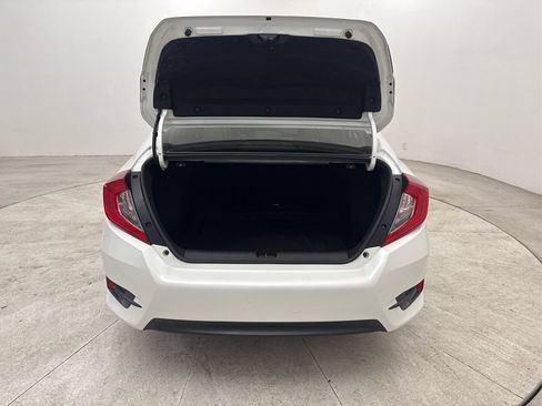 Used 2018 Honda Civic Touring image 25