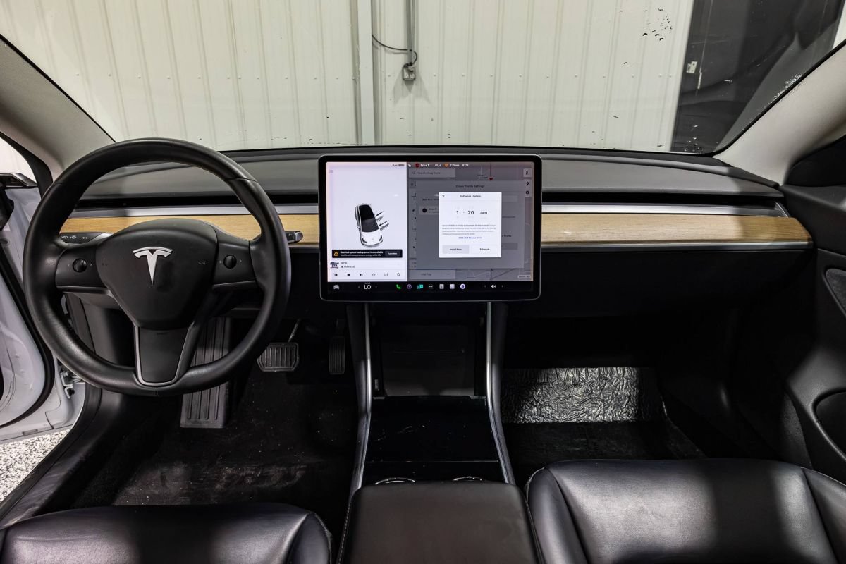 Used 2019 Tesla Model 3 Mid Range RWD image 12