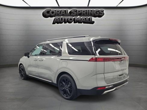 Used 2024 Kia Carnival SX FWD image 4