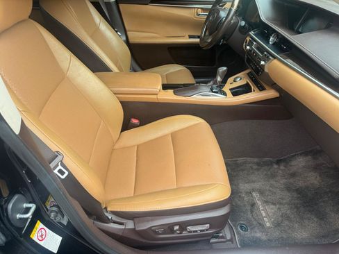 Used 2017 Lexus ES 350 w/ Navigation System Package FWD image 13