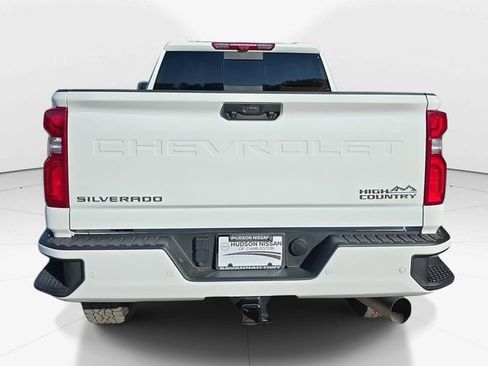 Used 2024 Chevrolet Silverado 2500 High Country w/ High Country Premium Package AWD/4WD image 9