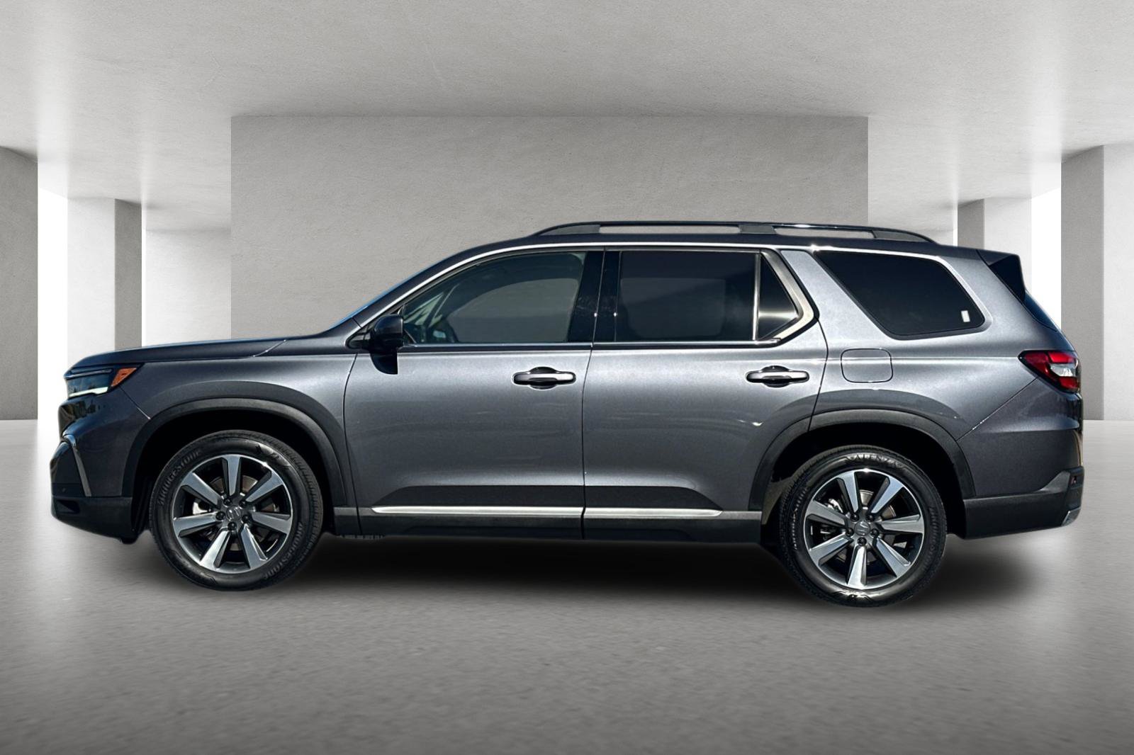 Used 2025 Honda Pilot Elite image 7