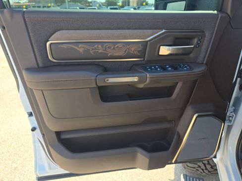 Used 2026 RAM 3500 Longhorn AWD/4WD image 10