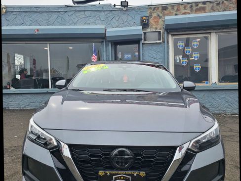 Used 2022 Nissan Sentra SV image 1