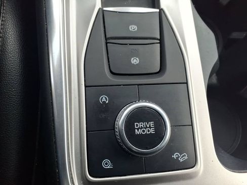 Used 2020 Ford Explorer XLT w/ Equipment Group 202A AWD/4WD image 33