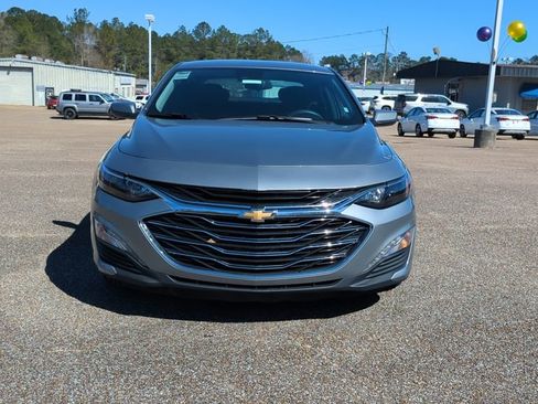 Used 2024 Chevrolet Malibu LT image 2
