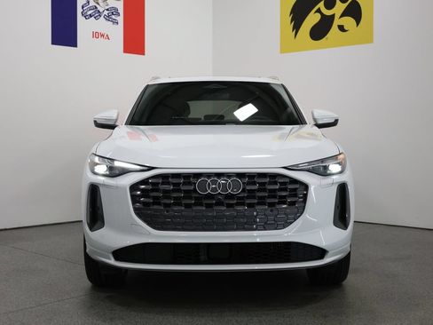 Certified 2025 Audi Q5 Premium w/ Premium Plus AWD/4WD image 7
