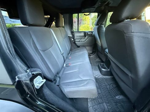 Used 2015 Jeep Wrangler Unlimited Sport AWD/4WD image 15