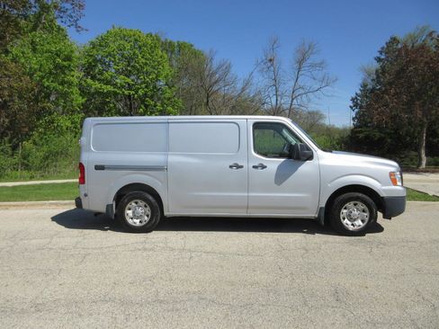 Used 2016 Nissan NV 2500 SV RWD image 5