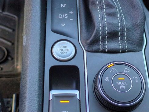 Used 2021 Volkswagen Atlas SE w/ Panoramic Sunroof Package image 17