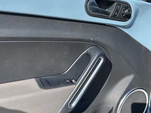 Used 2013 Volkswagen Beetle 2.5 image 17