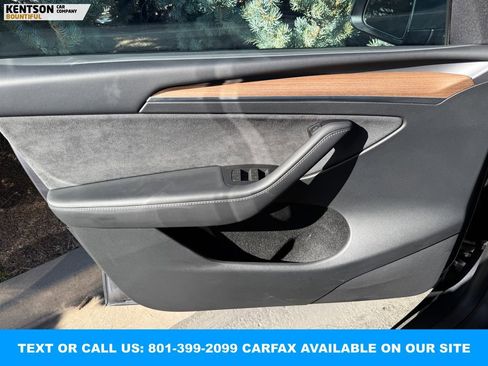 Used 2023 Tesla Model Y Performance image 16