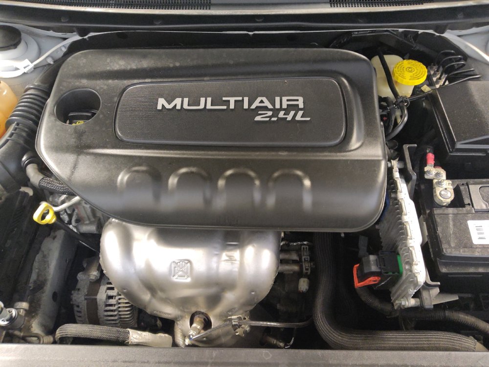 Used 2016 Chrysler 200 Limited FWD image 30