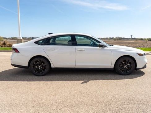 Used 2025 Honda Accord SE image 8