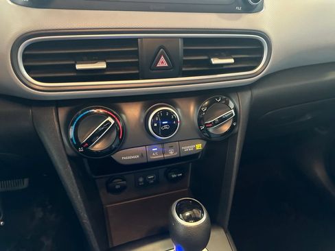Used 2019 Hyundai Kona SE FWD image 16