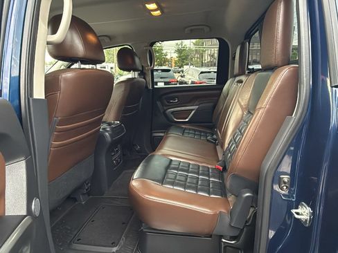 Used 2018 Nissan Titan Platinum Reserve AWD/4WD image 12