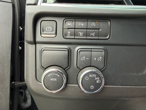 Used 2025 Chevrolet Tahoe LT RWD image 15