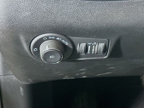 Used 2022 Jeep Compass Latitude image 17