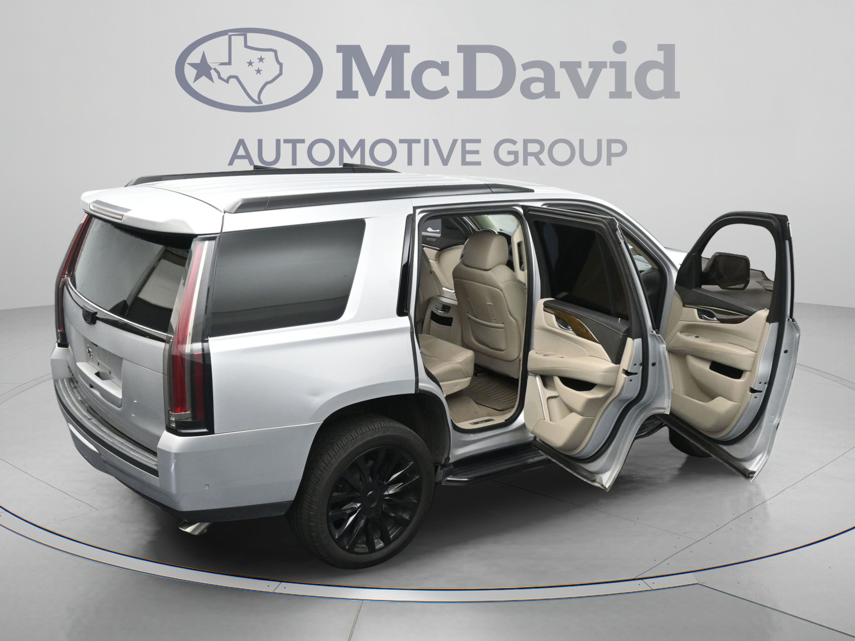 Used 2019 Cadillac Escalade Luxury w/ LPO, Radiant Package AWD/4WD image 47