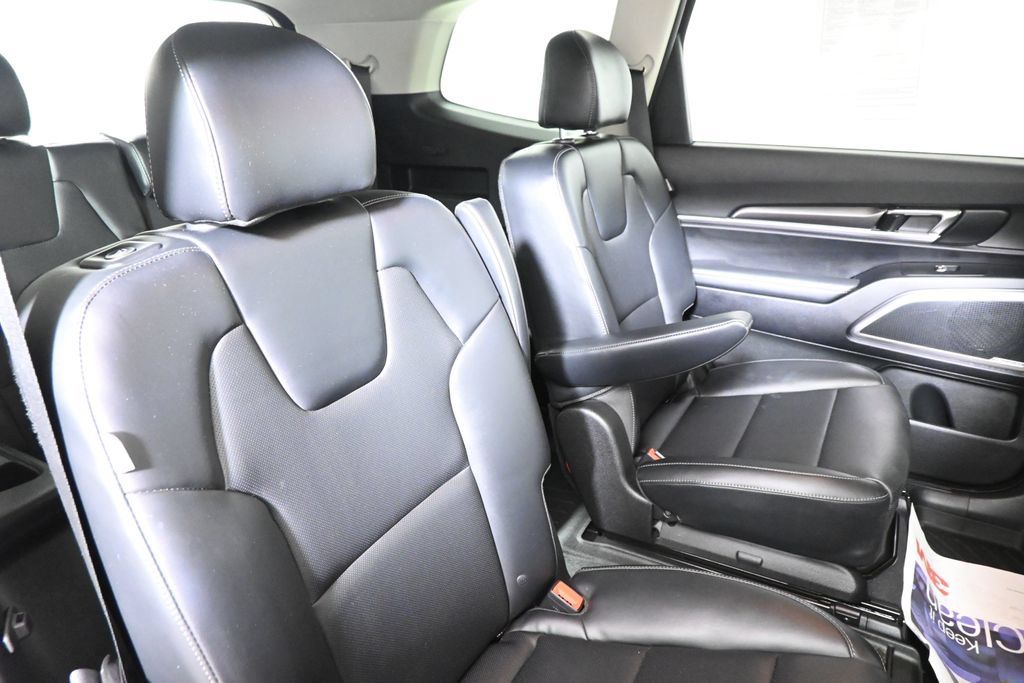 Used 2024 Kia Telluride S AWD/4WD image 35