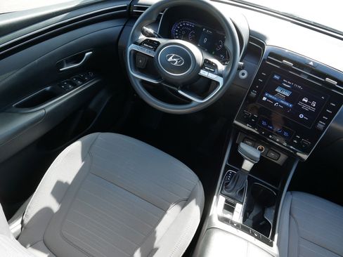 Certified 2024 Hyundai Santa Cruz SEL image 9