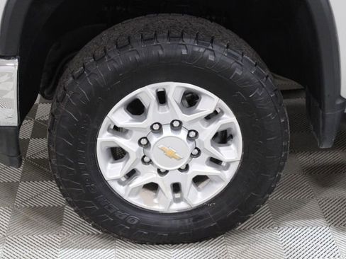 Used 2021 Chevrolet Silverado 2500 LTZ w/ LTZ Convenience Package image 38