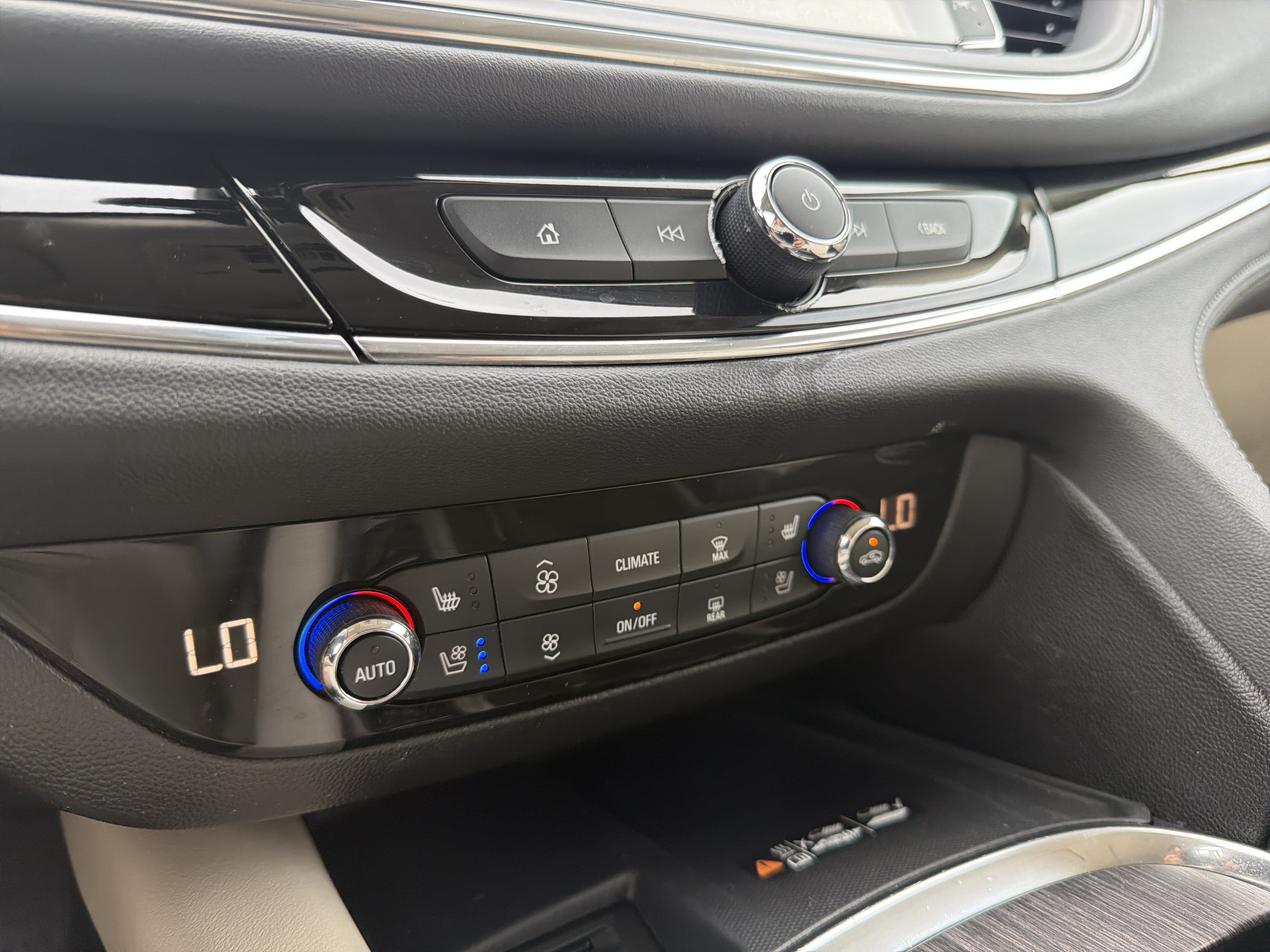 Used 2023 Buick Enclave Avenir FWD image 26