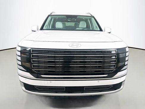 Certified 2026 Hyundai Palisade Calligraphy FWD image 2