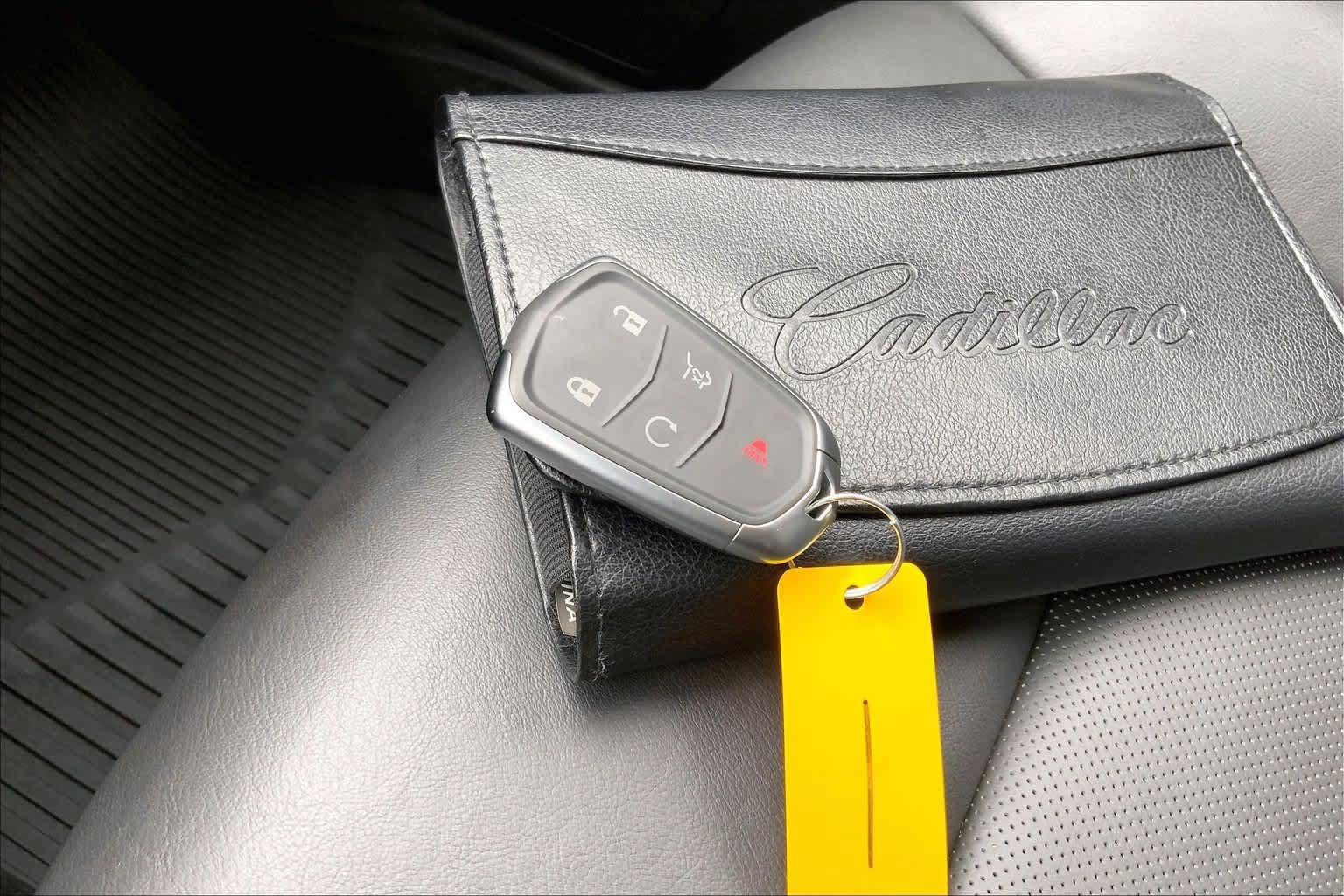 Used 2023 Cadillac XT4 Premium Luxury w/ LPO, Onyx Lite Package FWD image 19