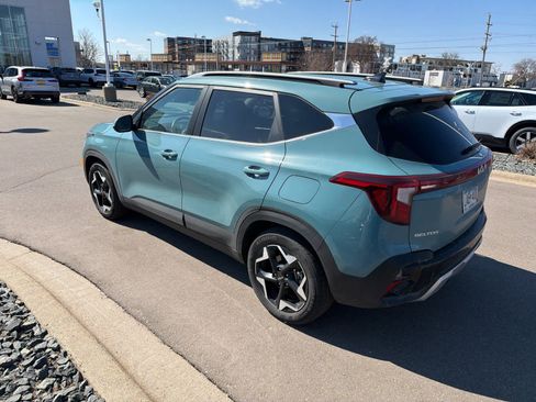 Used 2024 Kia Seltos EX image 3