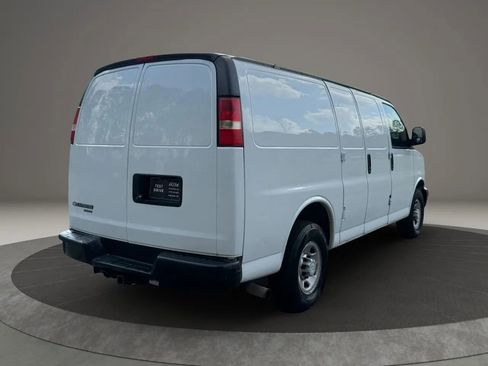 Used 2016 Chevrolet Express 2500 RWD image 4