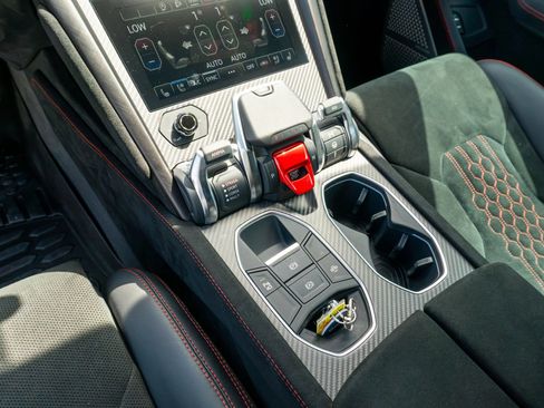 Used 2023 Lamborghini Urus Performante AWD/4WD image 64