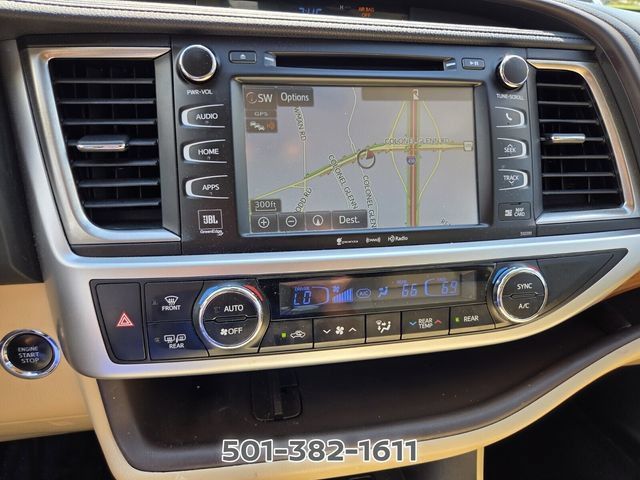 Used 2019 Toyota Highlander Limited Platinum FWD image 29