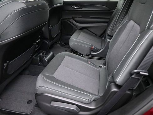 New 2025 Jeep Grand Cherokee L Laredo image 39