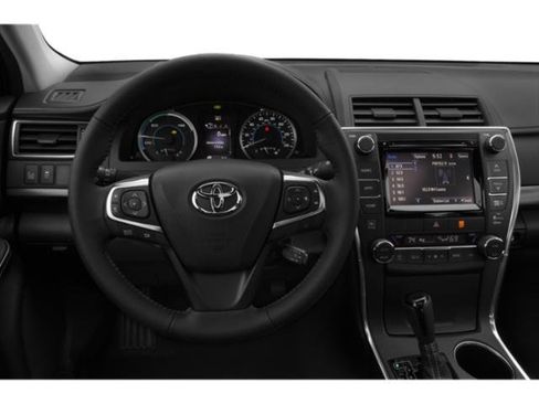 Used 2015 Toyota Camry LE image 7