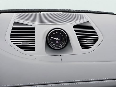 New 2026 Porsche Cayenne GTS image 22