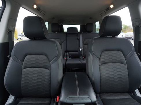 Used 2023 Nissan Pathfinder SV image 35