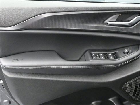 New 2025 Jeep Grand Cherokee Laredo X w/ Luxury Tech Group I image 11