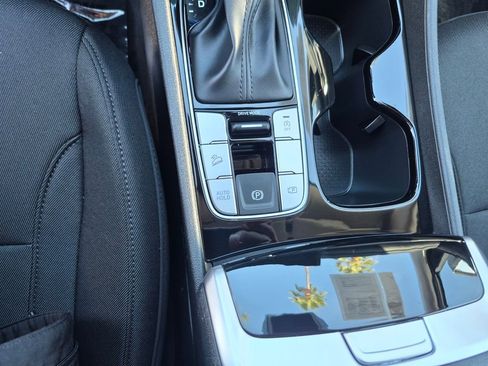 Used 2025 Hyundai Tucson SE image 19