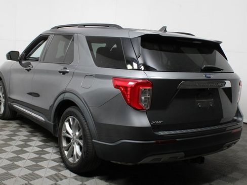 Used 2021 Ford Explorer XLT w/ Equipment Group 202A image 5