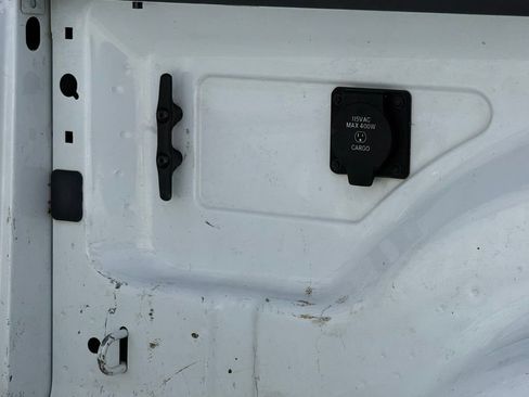 Used 2024 RAM 2500 Tradesman w/ Chrome Appearance Group image 12