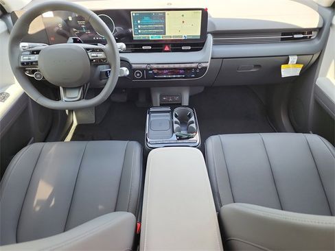 New 2025 Hyundai Ioniq 5 SEL image 11