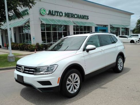 Used 2018 Volkswagen Tiguan SE w/ Panoramic Sunroof Package FWD image 1