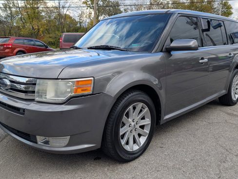 Used 2010 Ford Flex SEL image 3