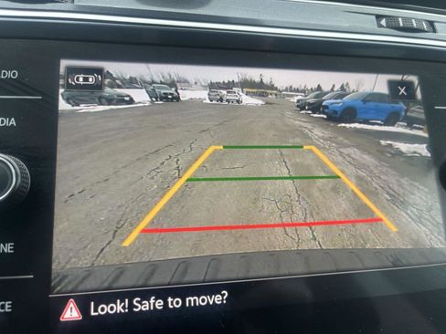 Used 2024 Volkswagen Tiguan SE R-Line image 25