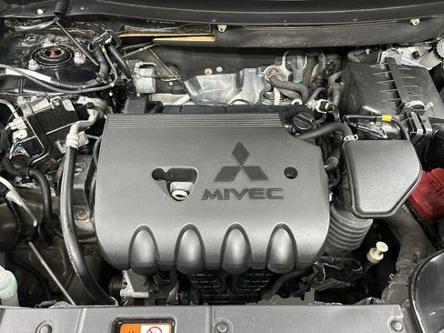 Used 2020 Mitsubishi Outlander ES AWD/4WD image 24