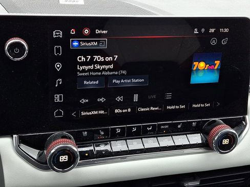 Used 2024 GMC Canyon AT4X image 16