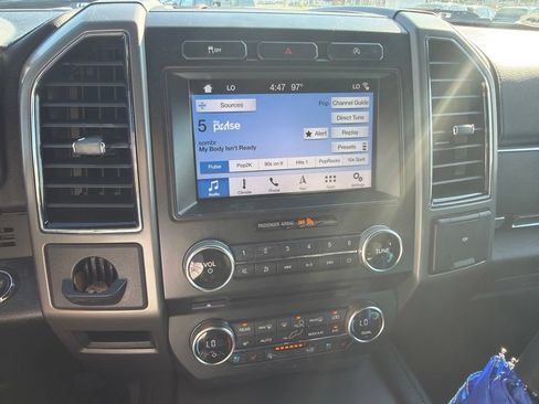 Used 2018 Ford Expedition XLT w/ Equipment Group 202A RWD image 12