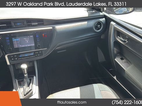 Used 2018 Toyota Corolla LE FWD image 26